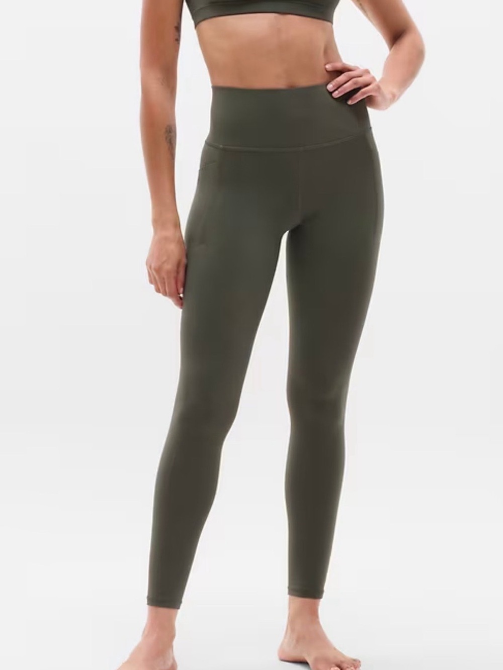 Athleta Salutation 7/8 Stash Pocket Tight Leggings Workout Olive Green Womens M